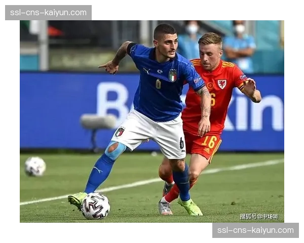 斯特拉斯堡公布新援,18岁中场小将首次进入大名单